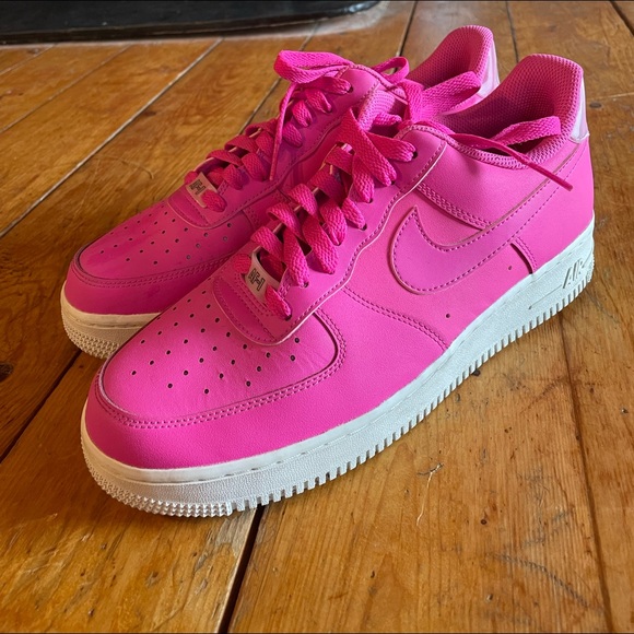 Nike Women's Air Force 1 Low 07 Essentials Laser Fuchsia - Picture 1 of 7